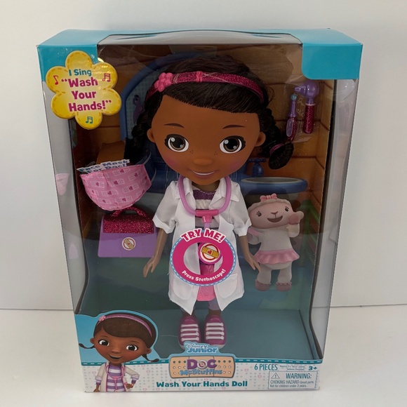 Disney Junior Doc McStuffins Wash Your Hands Talking Singing Doll 6-Piece NEW - Picture 1 of 8